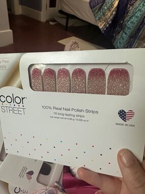 Color Street Coral Bay Pink to Champagne Glitter Ombre Nail Strips
